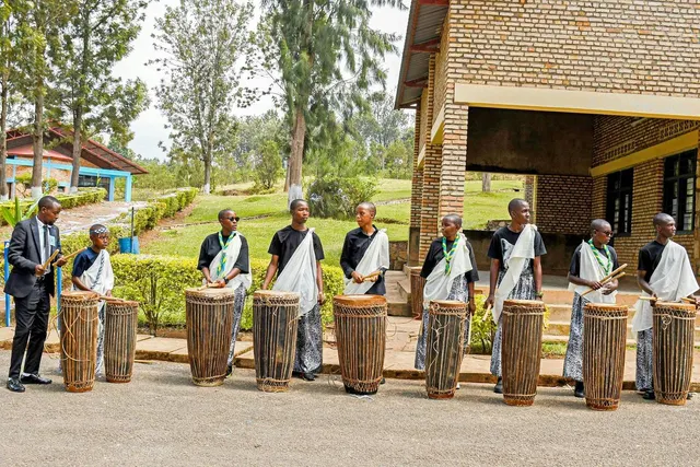 Rwanda & Uganda Primate Adventure